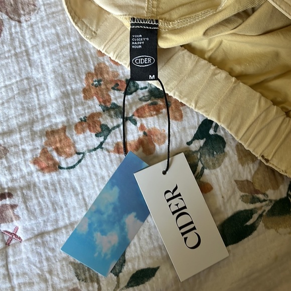 Cider size medium, patchwork shorts - Picture 3 of 3